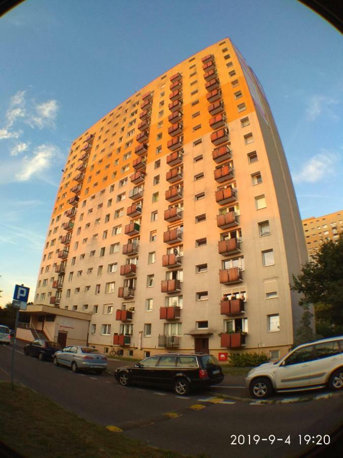 2020 Zwyciestwa 18 - Mieszkanie / Kawalerka / Studio Posen Exterior foto